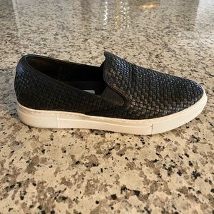 J/SLIDER NYC SNEAKER SIZE 9